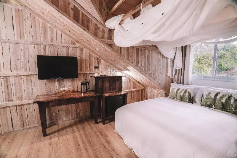 تختخواب و صبحانه Impression Nordic Manor Club