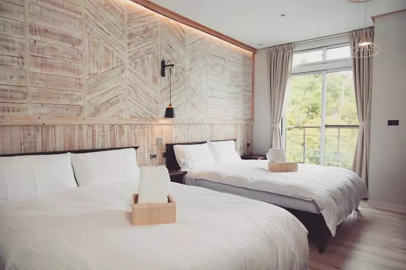 تختخواب و صبحانه Impression Nordic Manor Club