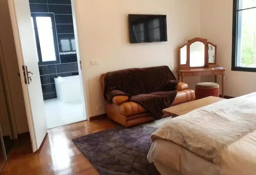 Aamiaismajoitus (B&B) Propriété La Claire