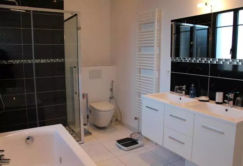 Aamiaismajoitus (B&B) Propriété La Claire