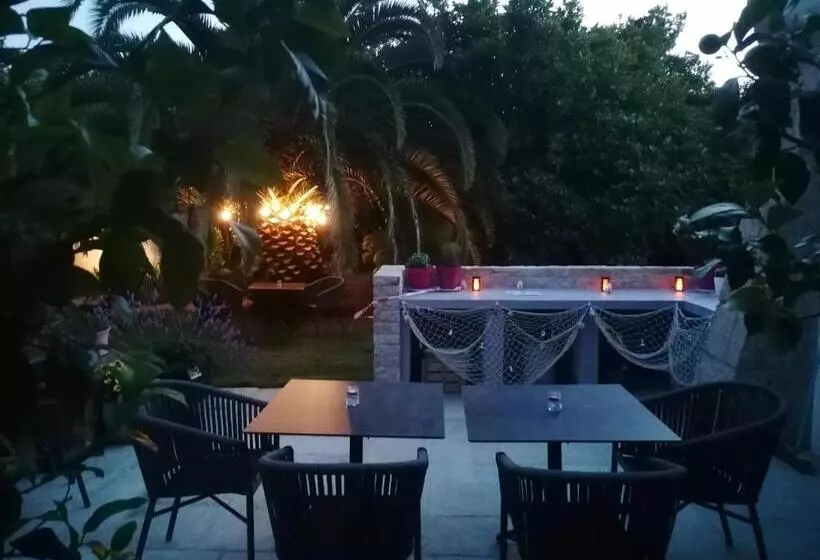 تختخواب و صبحانه La Villa Des Fleurs D Ajoncs