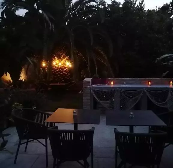 تختخواب و صبحانه La Villa Des Fleurs D Ajoncs