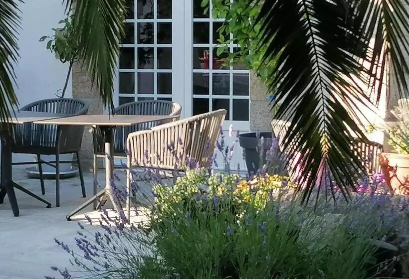 تختخواب و صبحانه La Villa Des Fleurs D Ajoncs