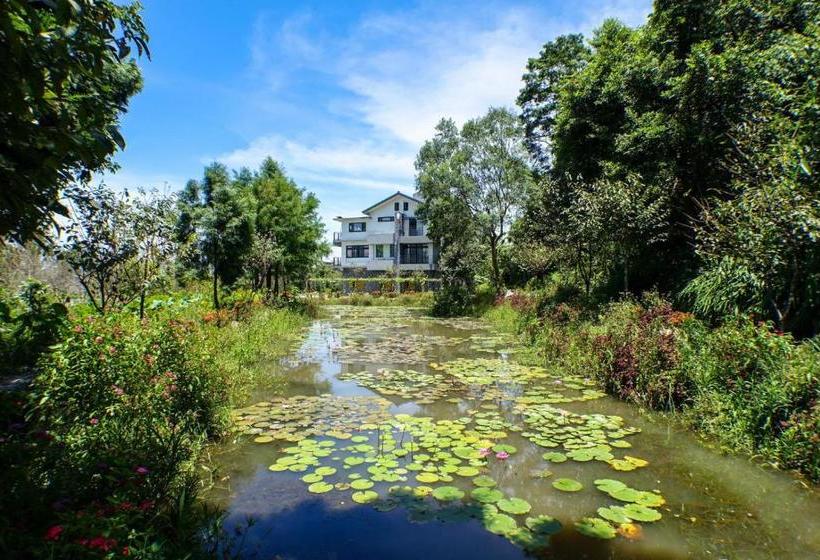 تختخواب و صبحانه Stone House Homestay