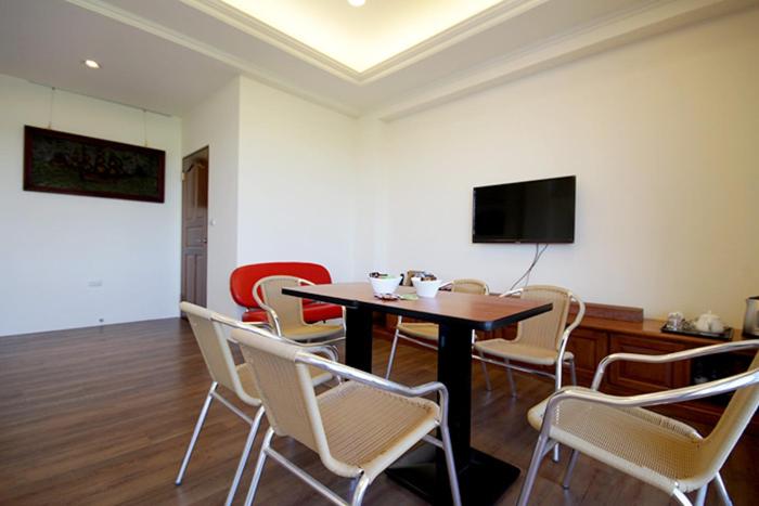 تختخواب و صبحانه Stone House Homestay