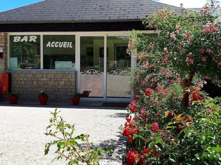 Hotelli Gite Le Bois Fleuri