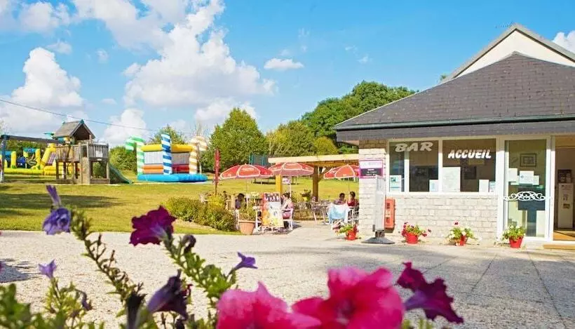 Hotelli Gite Le Bois Fleuri