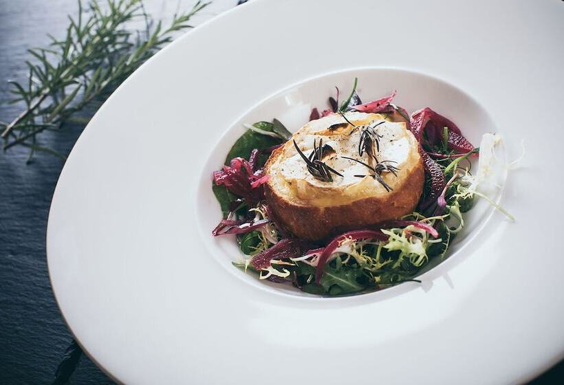 هتل Rowton Castle