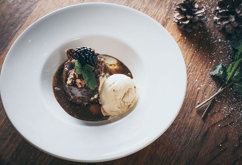 هتل Rowton Castle