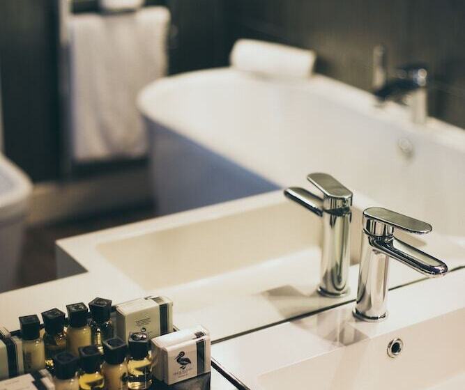 هتل Rowton Castle