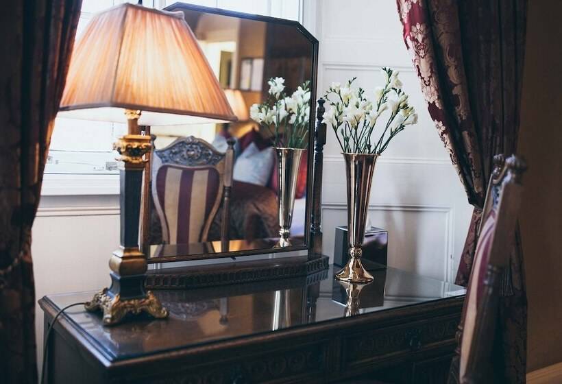 هتل Rowton Castle