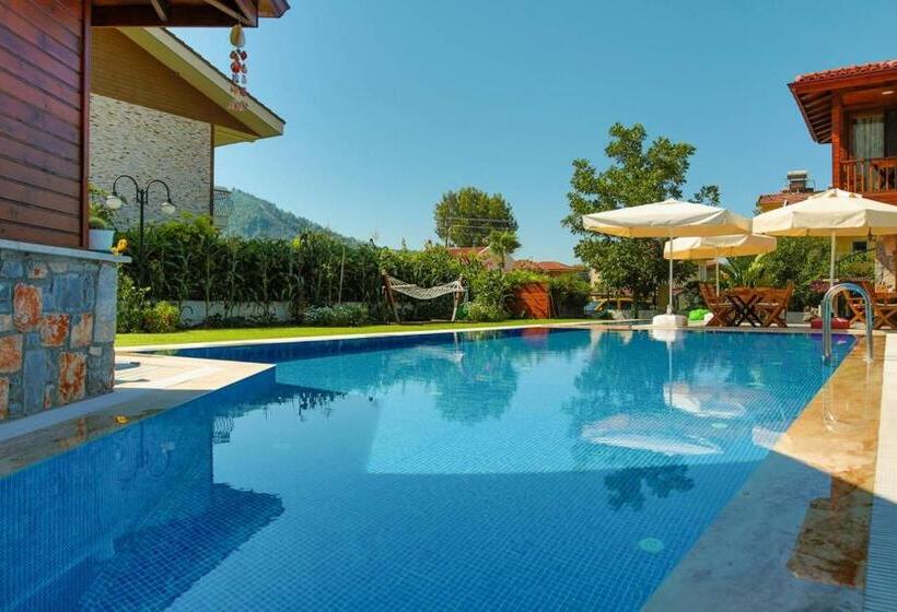 Sandal Hotel Gocek