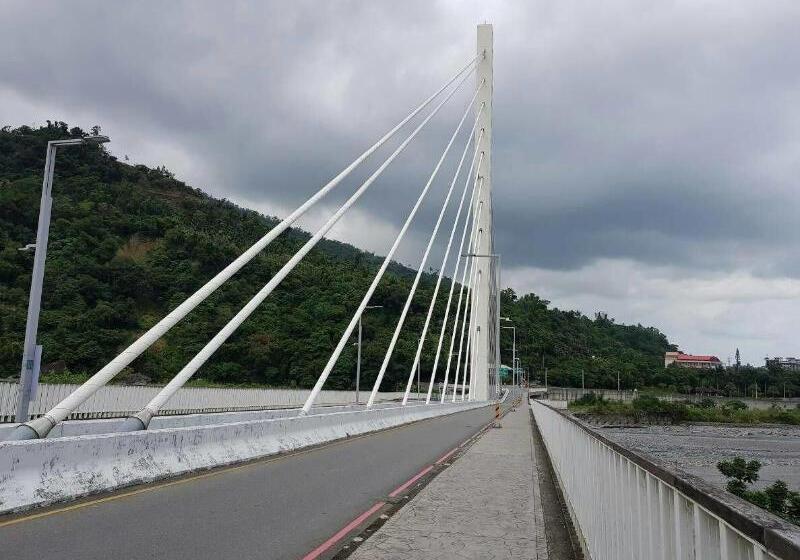 هتل Yisian Hot Spring
