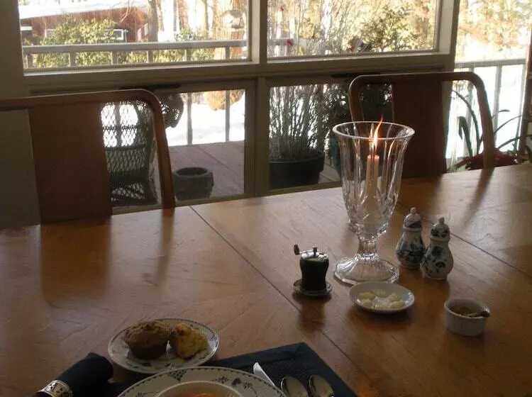 Inn The Woods Bed And Breakfast