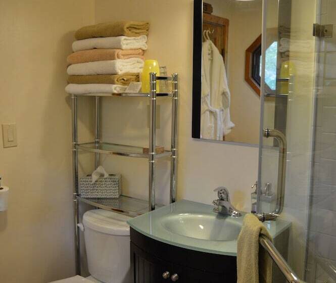 Inn The Woods Bed And Breakfast