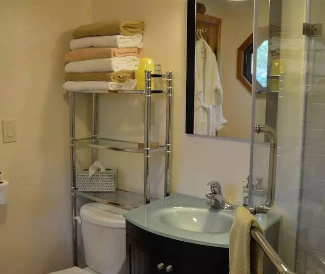 Inn The Woods Bed And Breakfast