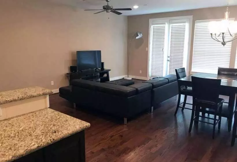 Modern Energy Corridor Corporate Housing