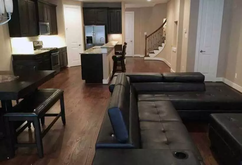 Modern Energy Corridor Corporate Housing