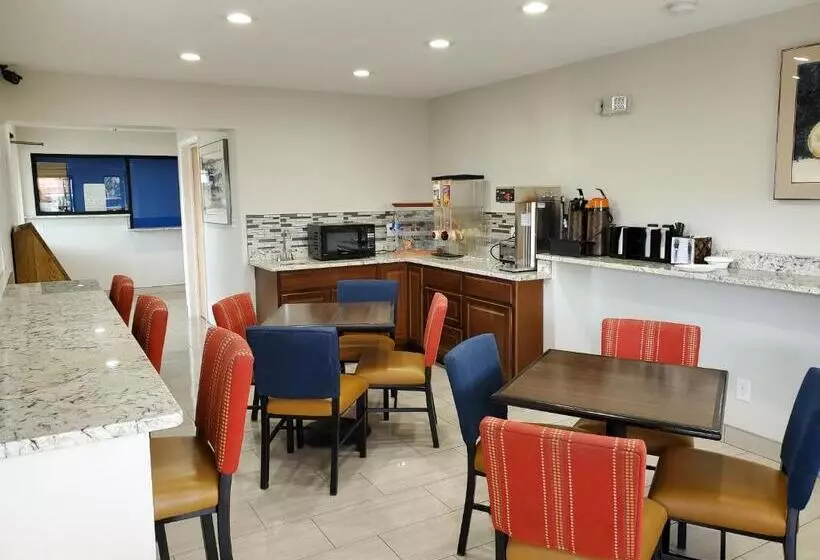 モーテル Travelodge By Wyndham Albuquerque West