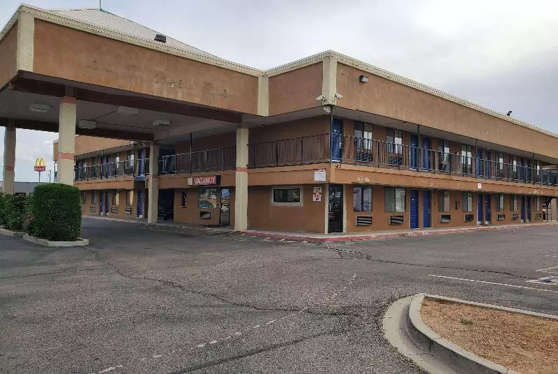 モーテル Travelodge By Wyndham Albuquerque West