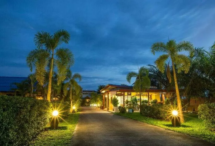 ペンション Family Resort Chumphon