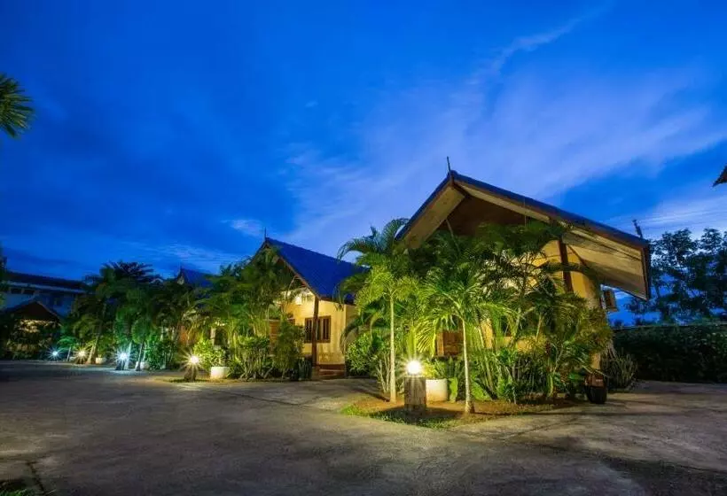ペンション Family Resort Chumphon
