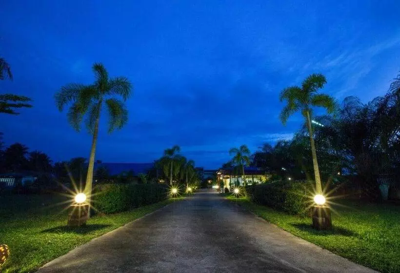 ペンション Family Resort Chumphon