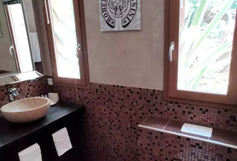 Majatalo Maison Prestige Saint Tropez By Roberto Geissini