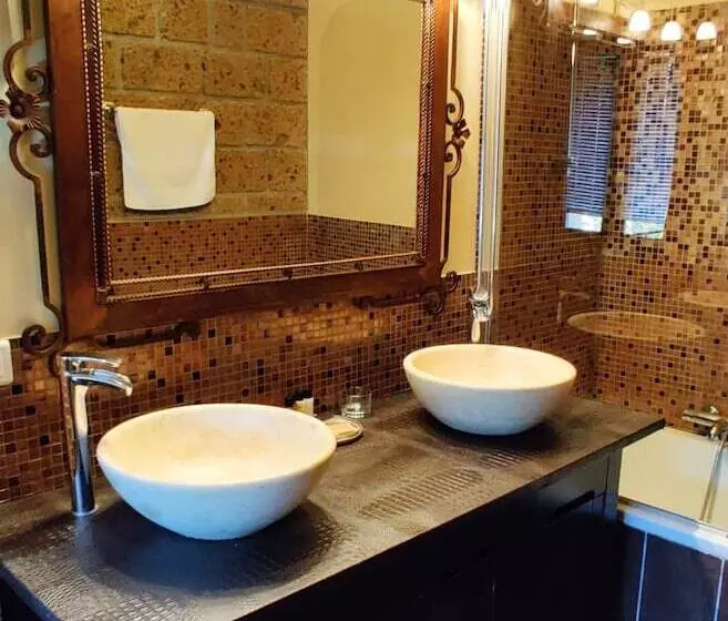 Majatalo Maison Prestige Saint Tropez By Roberto Geissini