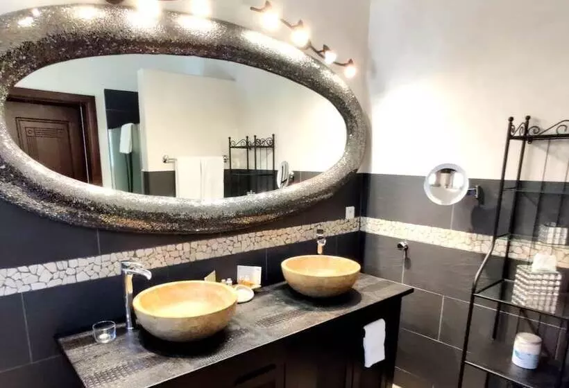 Majatalo Maison Prestige Saint Tropez By Roberto Geissini