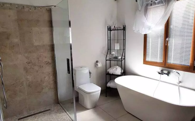 Majatalo Maison Prestige Saint Tropez By Roberto Geissini