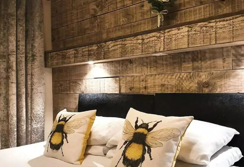 ペンション Panteinion Hall