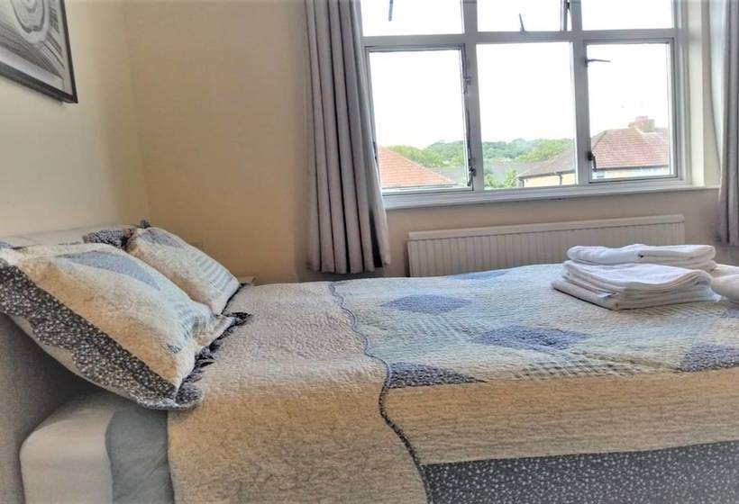 بنسيون Royal House