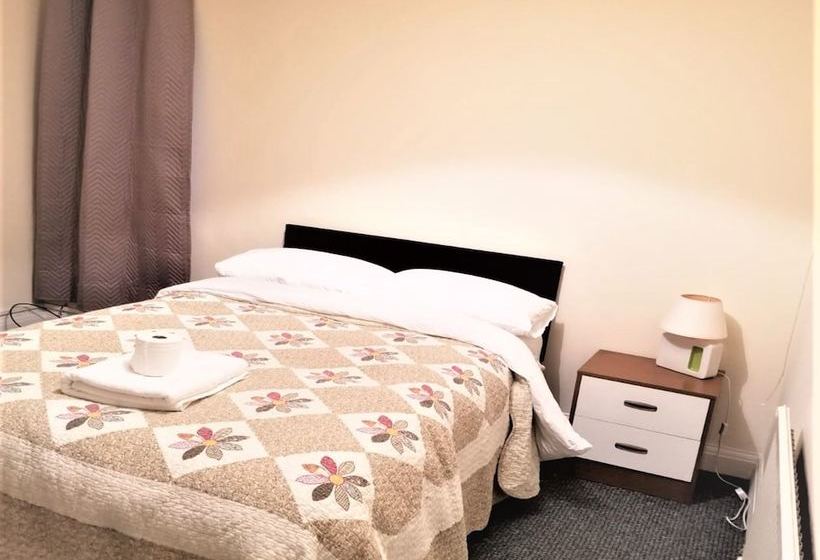 بنسيون Royal House