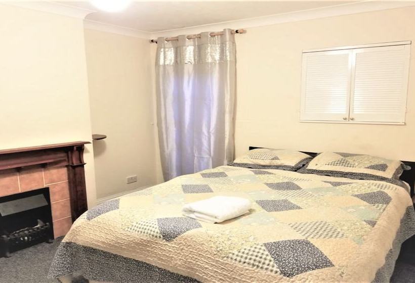 بنسيون Royal House