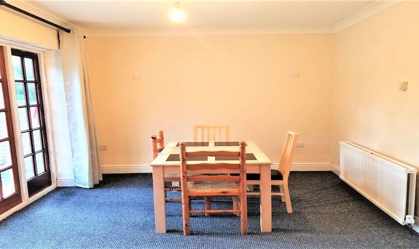 بنسيون Royal House