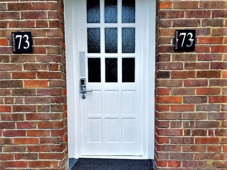 بنسيون Royal House