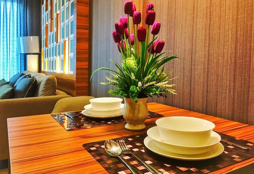 Deluxe 2 Bedroom Condo With Pool