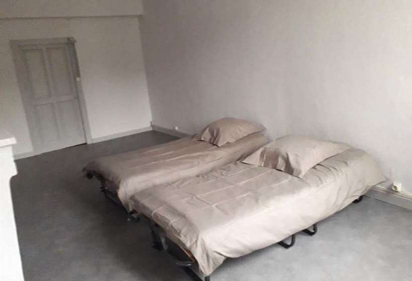 ユースホステル Chambres Du Café Chez Fifi