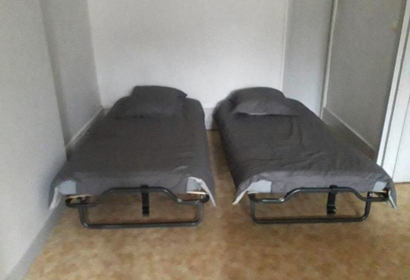 ユースホステル Chambres Du Café Chez Fifi