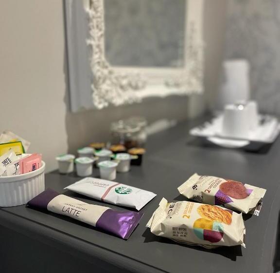 تختخواب و صبحانه Bricket House