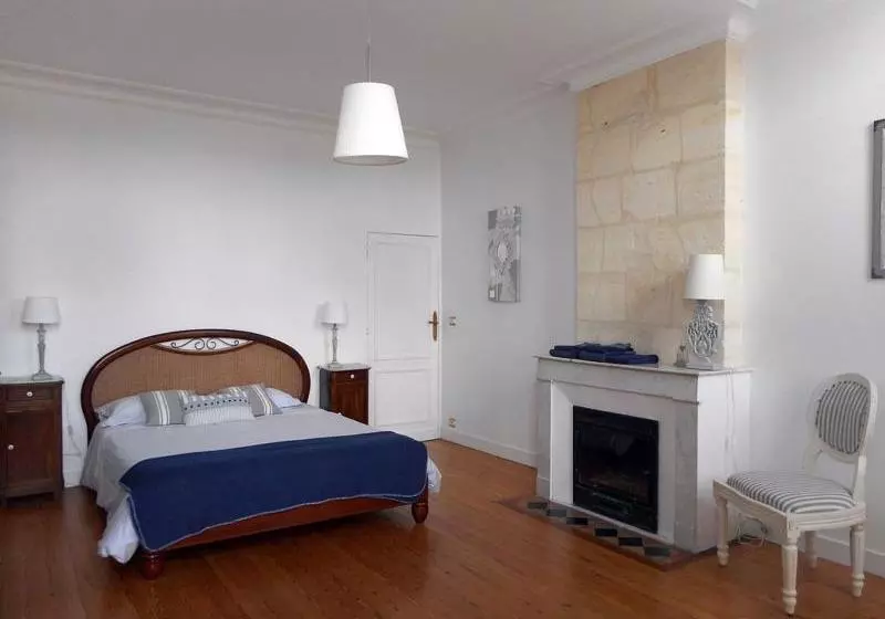 تختخواب و صبحانه Château Papounan