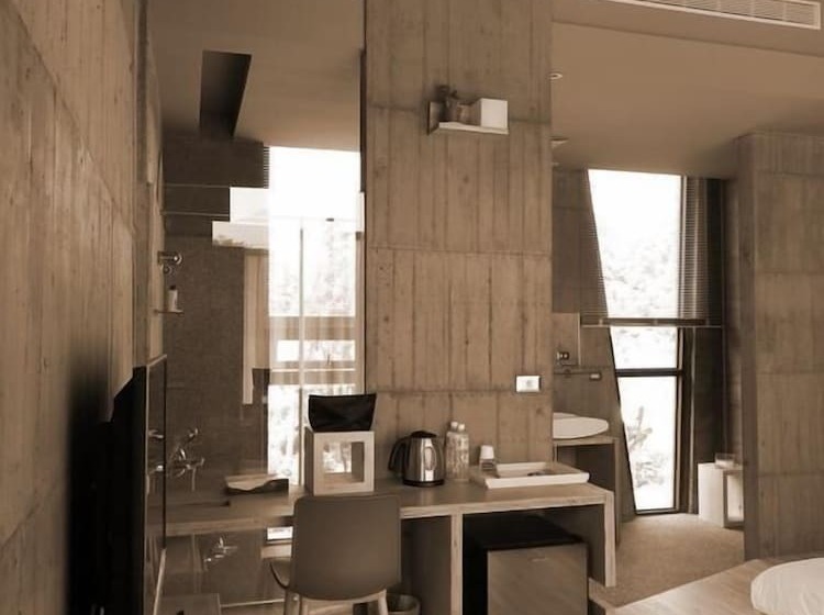 تختخواب و صبحانه One House