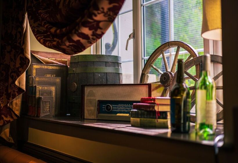 فندق فئة نجمة واحدة The Old Mill