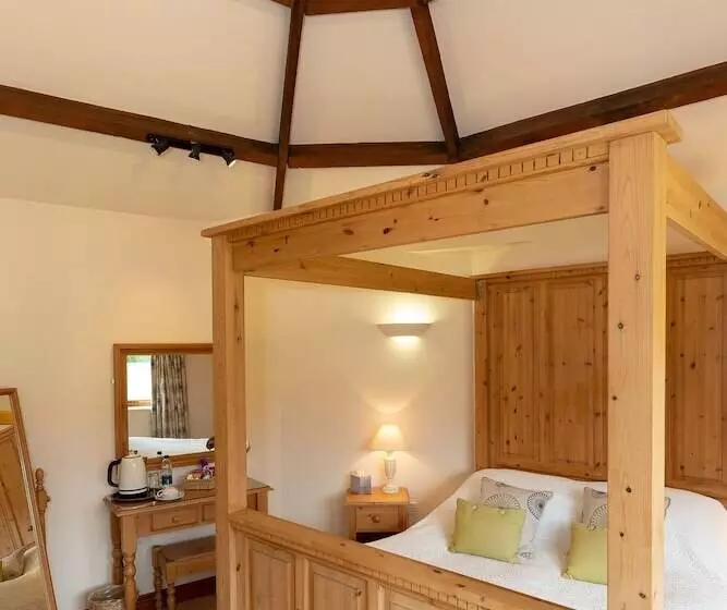 Hotelli Church Farm Lodge