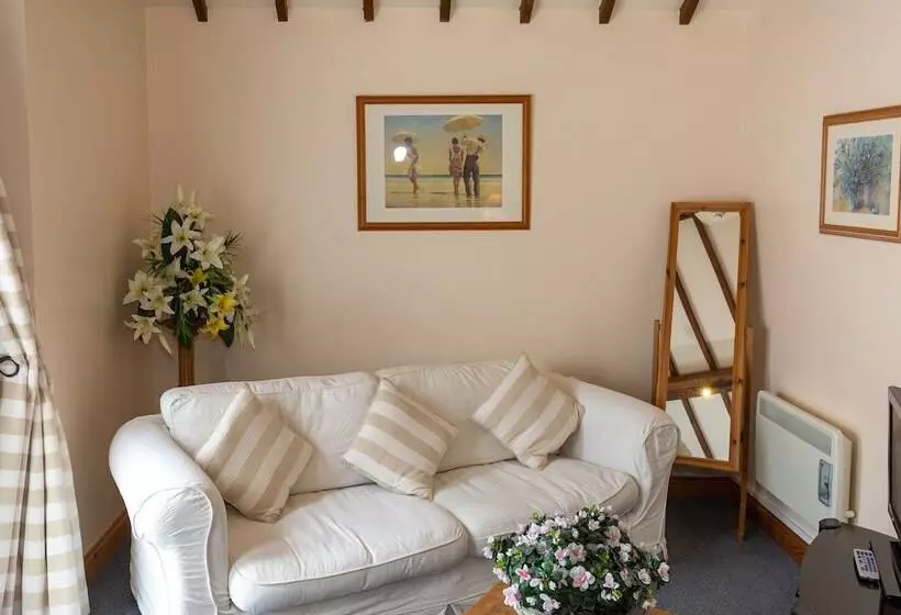 Hotelli Church Farm Lodge