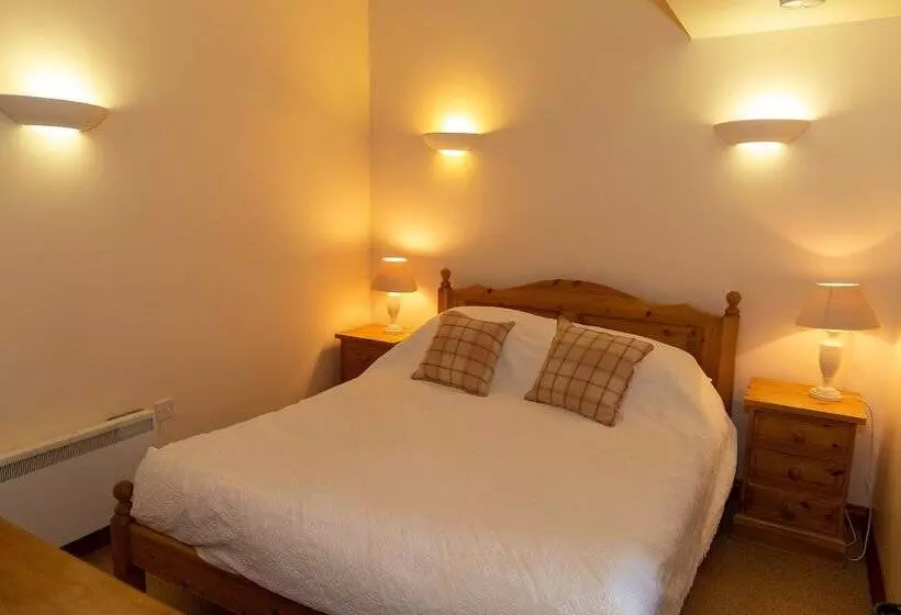 Hotelli Church Farm Lodge