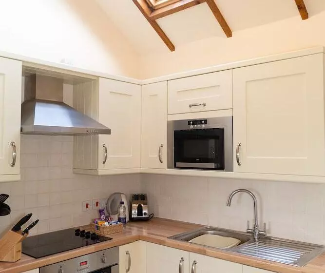 Hotelli Church Farm Lodge