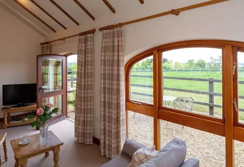 Hotelli Church Farm Lodge