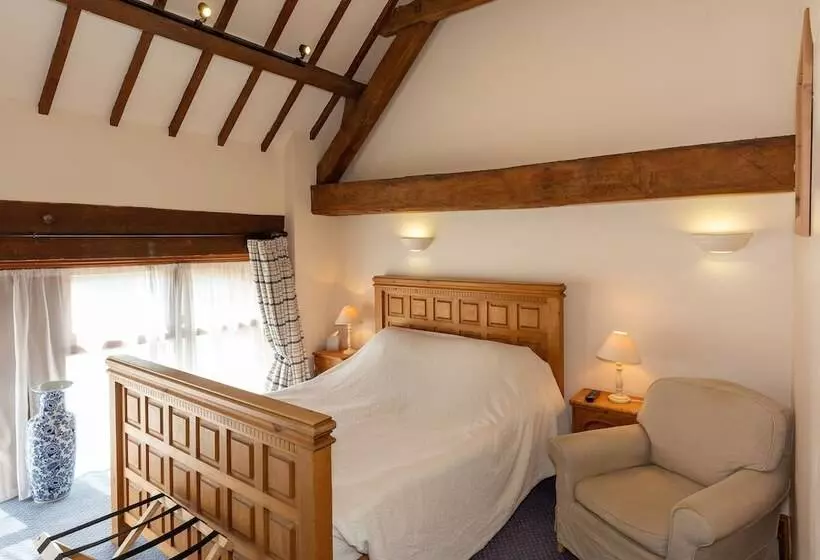 Hotelli Church Farm Lodge